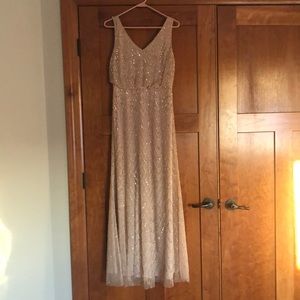 Gorgeous gown - great for bridesmaid or prom!